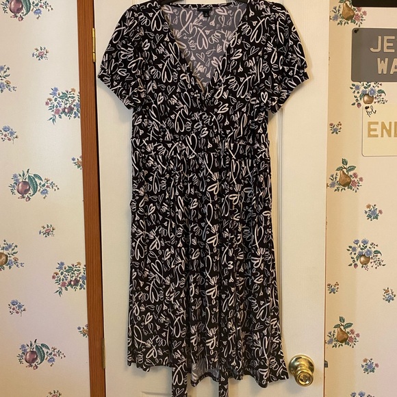 torrid Dresses & Skirts - Torrid Black and White Dress